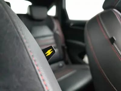 Vendo Renault Arkana 2021 - 23250 EUR, 52400 km - AUTO.MOTO.pt