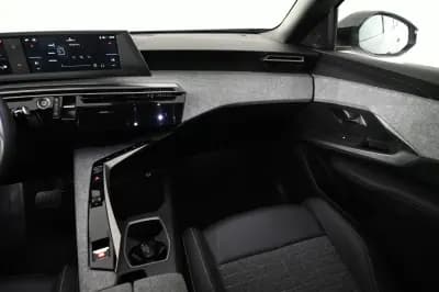 Vendo Peugeot 5008 2025 - 34450 EUR, 30000 km - AUTO.MOTO.pt