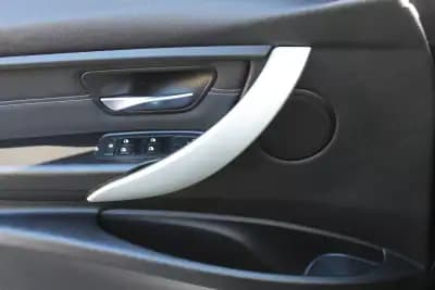 Vendo BMW 318 2013 - 14900 EUR, 154000 km - AUTO.MOTO.pt