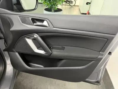 Sell Peugeot 308 2017 - 10990 EUR, 189000 km - AUTO.MOTO.pt