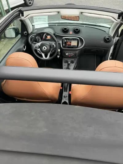 Vendo Smart Fortwo Cabrio 2016 - 12780 EUR, 113000 km - AUTO.MOTO.pt