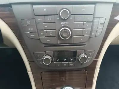 Sell Opel Insignia 2010 - 7500 EUR, 206000 km - AUTO.MOTO.pt