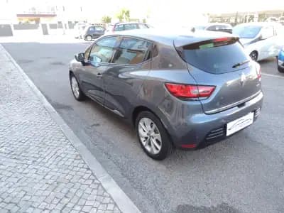Sell Renault Clio 2017 - 10950 EUR, 140000 km - AUTO.MOTO.pt