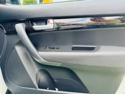 Vendo Kia Sorento 2015 - 18900 EUR, 199000 km - AUTO.MOTO.pt