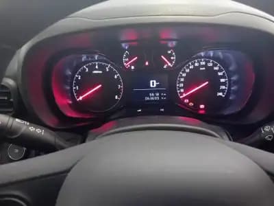 Vendo Opel Combo 2022 - 14990 EUR, 63800 km - AUTO.MOTO.pt