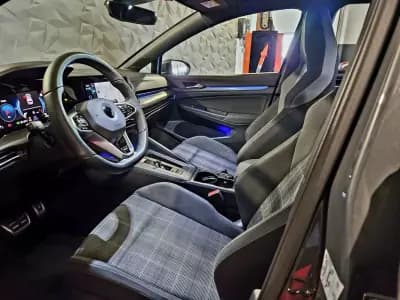 Vendo Volkswagen Golf 2021 - 36500 EUR, 60950 km - AUTO.MOTO.pt