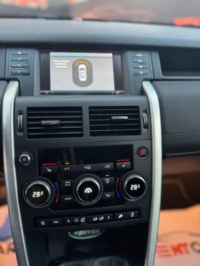 Vendo Land Rover Discovery Sport 2018 - 29750 EUR, 100950 km - AUTO.MOTO.pt