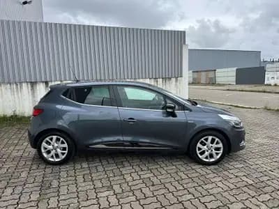 Sell Renault Clio 2019 - 11490 EUR, 113000 km - AUTO.MOTO.pt