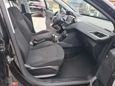 Sell Peugeot 208 2017 - 8900 EUR, 191000 km - AUTO.MOTO.pt