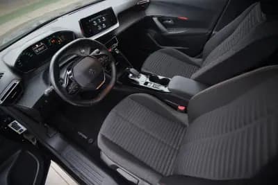 Vendo Peugeot e-2008 2020 - 19450 EUR, 41900 km - AUTO.MOTO.pt