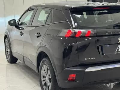 Vendo Peugeot 2008 2021 - 17890 EUR, 103000 km - AUTO.MOTO.pt
