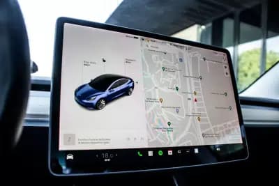 Vendo Tesla Model 3 2020 - 29750 EUR, 73831 km - AUTO.MOTO.pt