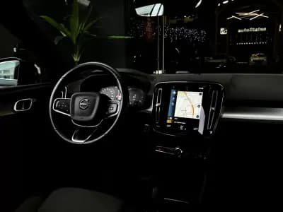 Sell Volvo XC 40 2022 - 29990 EUR, 75102 km - AUTO.MOTO.pt