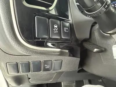 Vendo Mitsubishi Outlander 2015 - 15990 EUR, 157367 km - AUTO.MOTO.pt