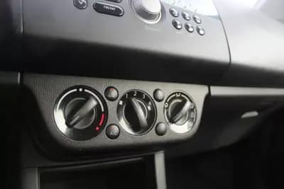 Vendo Suzuki Swift 2005 - 5400 EUR, 106000 km - AUTO.MOTO.pt