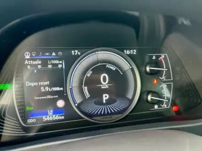 Vendo Lexus UX 250h 2021 - 31990 EUR, 54656 km - AUTO.MOTO.pt