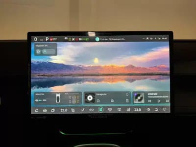 Sell 2025 - 40900 EUR, 4055 km - AUTO.MOTO.pt