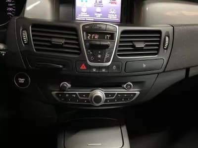 Vendo Renault Laguna 2011 - 5950 EUR, 215000 km - AUTO.MOTO.pt