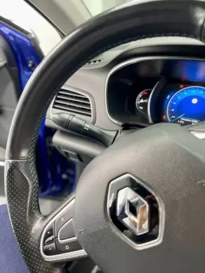 Vendo Renault Mégane 2016 - 13999 EUR, 182000 km - AUTO.MOTO.pt