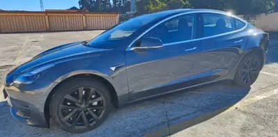 Vendo Tesla Model 3 2020 - 26500 EUR, 111500 km - AUTO.MOTO.pt