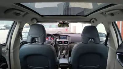 Sell Volvo V40 2013 - 11400 EUR, 182000 km - AUTO.MOTO.pt