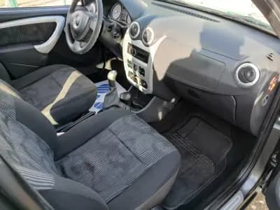 Vendo Dacia Sandero 2012 - 5750 EUR, 158792 km - AUTO.MOTO.pt