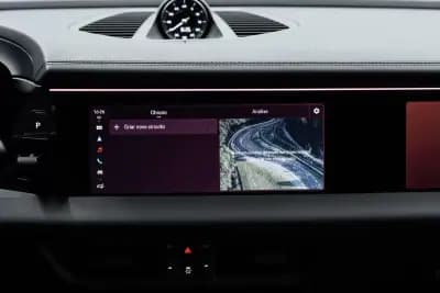 Vendo Porsche Macan 2025 - 88950 EUR, 14000 km - AUTO.MOTO.pt