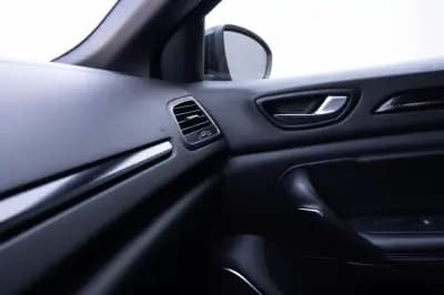 Vendo Renault Mégane 2021 - 20200 EUR, 162000 km - AUTO.MOTO.pt