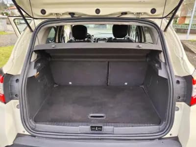 Vendo Renault Captur 2017 - 11700 EUR, 107123 km - AUTO.MOTO.pt