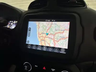 Vendo Jeep Renegade 2022 - 23950 EUR, 10796 km - AUTO.MOTO.pt