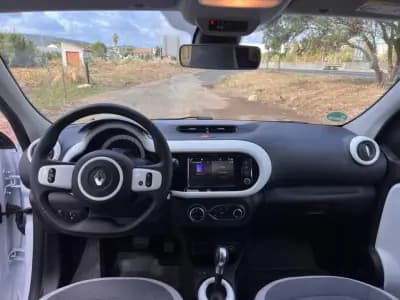 Vendo Renault Twingo 2022 - 15750 EUR, 11000 km - AUTO.MOTO.pt