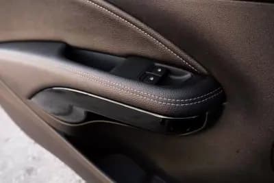 Sell Opel Adam 2017 - 11400 EUR, 77000 km - AUTO.MOTO.pt