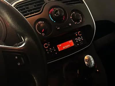 Vendo Renault Kangoo 2021 - 10990 EUR, 174000 km - AUTO.MOTO.pt