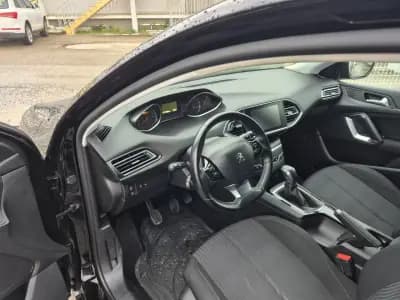 Sell Peugeot 308 SW 2016 - 11900 EUR, 276600 km - AUTO.MOTO.pt