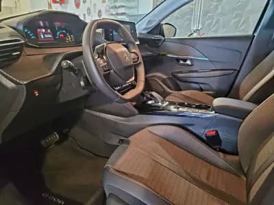 Vendo Peugeot e-208 2022 - 27500 EUR, 7504 km - AUTO.MOTO.pt