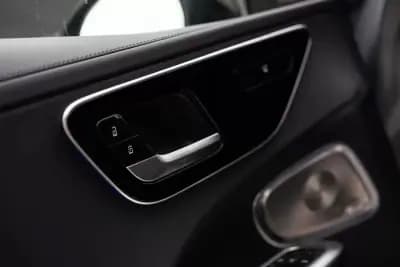 Vendo Mercedes-Benz C 200 2023 - 34900 EUR, 117000 km - AUTO.MOTO.pt