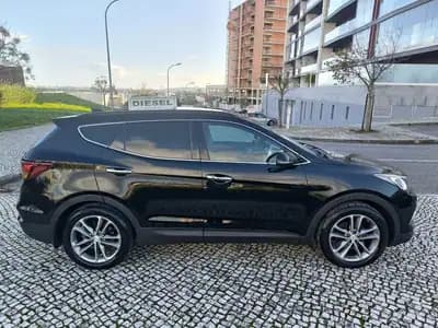 Vendo Hyundai Santa Fe 2016 - 21950 EUR, 149998 km - AUTO.MOTO.pt