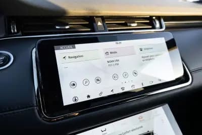 Vendo Land Rover Range Rover Evoque 2020 - 32999 EUR, 93000 km - AUTO.MOTO.pt