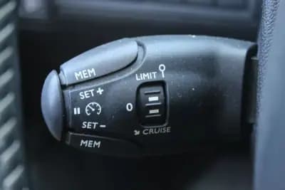 Vendo Peugeot 308 SW 2014 - 8949 EUR, 199900 km - AUTO.MOTO.pt