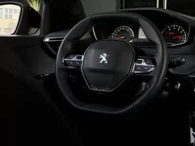 Sell Peugeot 2008 2023 - 17990 EUR, 106542 km - AUTO.MOTO.pt