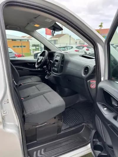 Vendo Mercedes-Benz Vito Tourer 2015 - 28490 EUR, 196000 km - AUTO.MOTO.pt