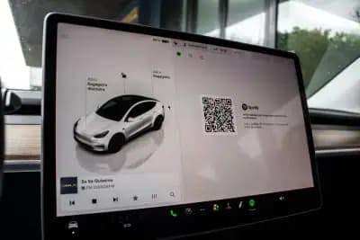 Sell Tesla Model Y 2023 - 37990 EUR, 39034 km - AUTO.MOTO.pt