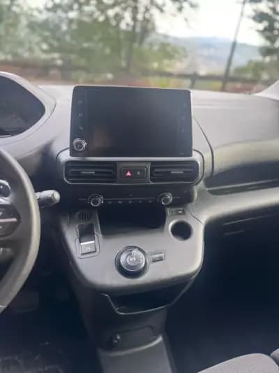 Sell Peugeot Partner 2020 - 15750 EUR, 134587 km - AUTO.MOTO.pt