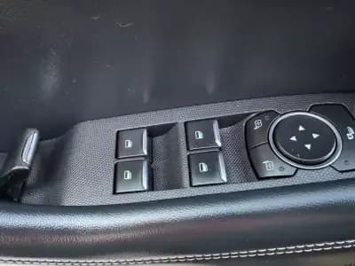 Vendo Ford Mustang Mach-E 2021 - 28990 EUR, 118000 km - AUTO.MOTO.pt