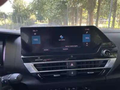 Vendo Citroën C4 2021 - 17890 EUR, 54386 km - AUTO.MOTO.pt