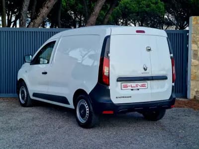 Vendo Renault Express 2021 - 13990 EUR, 121868 km - AUTO.MOTO.pt
