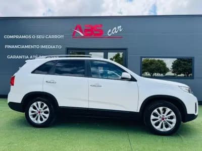 Vendo Kia Sorento 2015 - 18900 EUR, 199000 km - AUTO.MOTO.pt