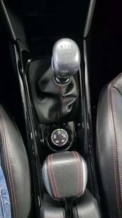 Vendo Peugeot 2008 2018 - 12990 EUR, 144000 km - AUTO.MOTO.pt