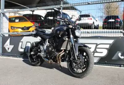 Sell Yamaha MT 07 2015 - 5900 EUR, 22000 km - AUTO.MOTO.pt