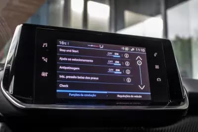 Vendo Peugeot 2008 2020 - 15450 EUR, 125449 km - AUTO.MOTO.pt